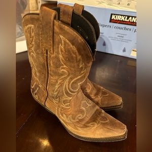 Laredo women’s cowboy boots VGUC 8.5